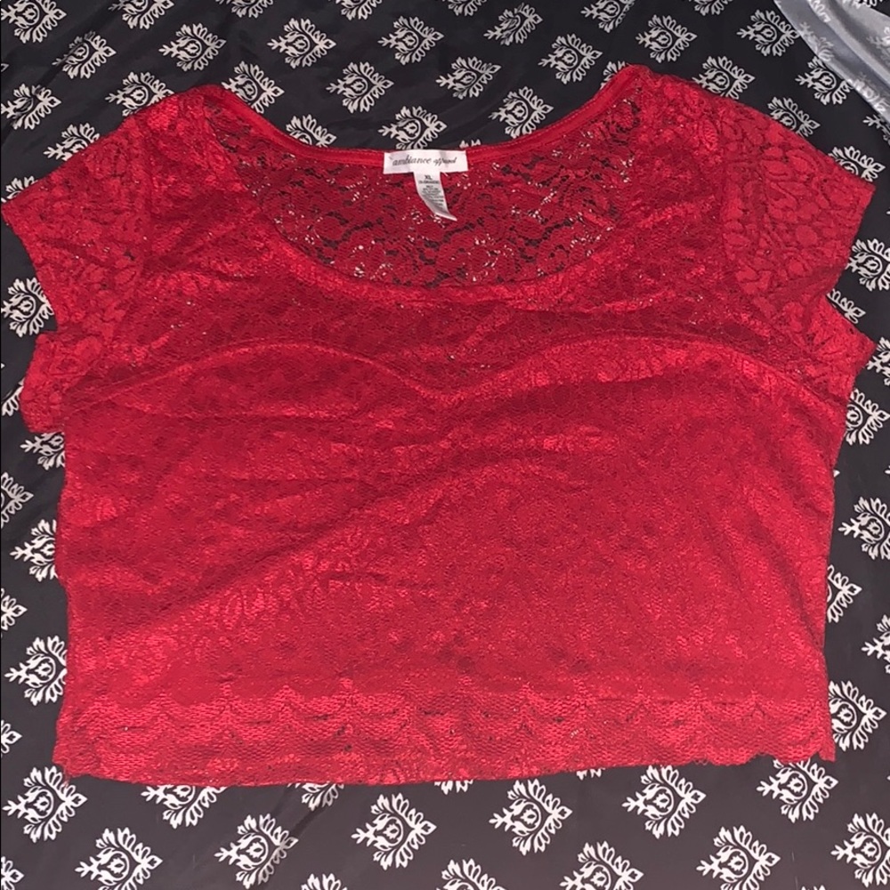 XL lace crop top! cute! never worn